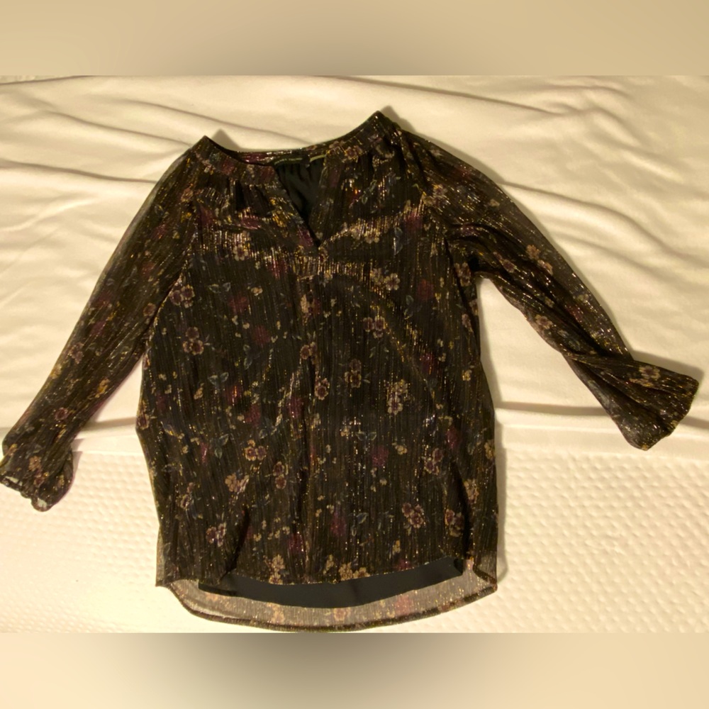 Women’s blouse ivanka trump size medium